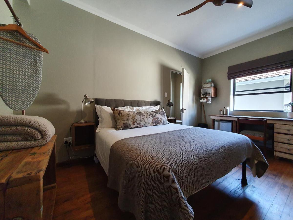 Avo&Oak Guesthouse George Bagian luar foto
