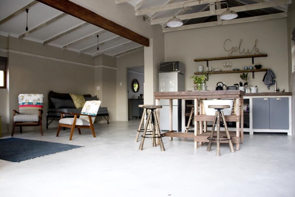 Avo&Oak Guesthouse George Bagian luar foto